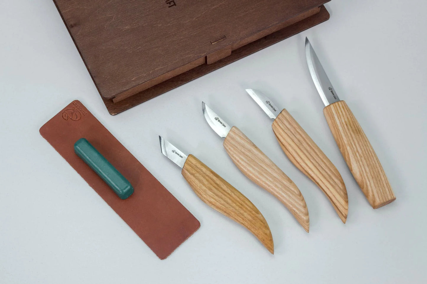 BeaverCraft S07 Book - Basic Knives Set of 4 Knives in a Book Case