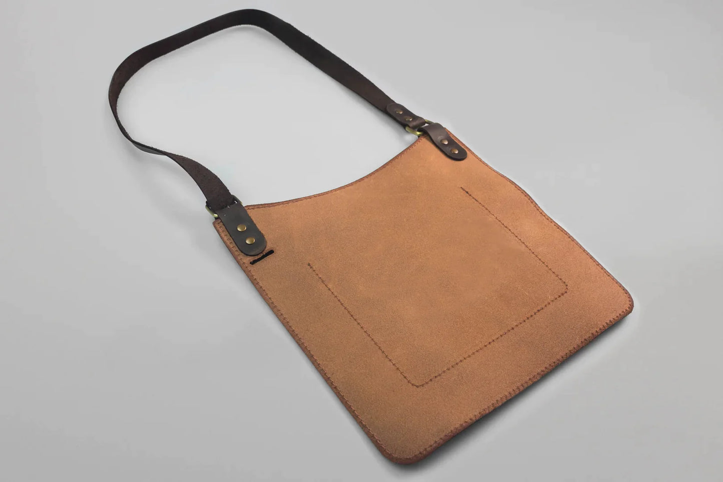 BeaverCraft AP5 – Adjustable Leather Carving Bib for Chest Protection