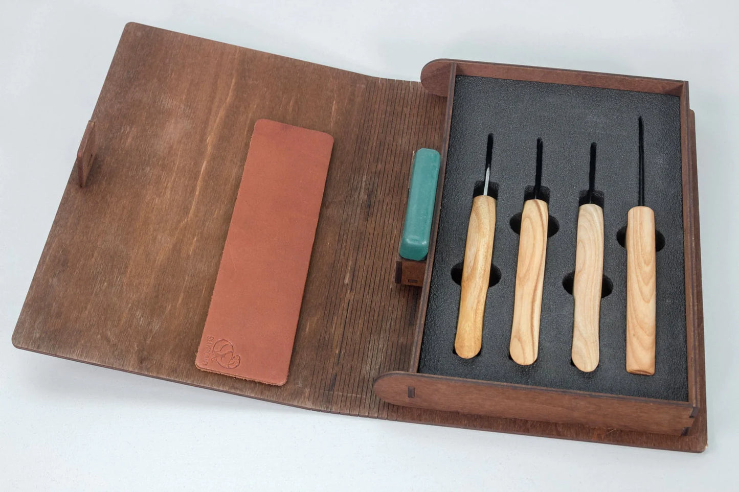 BeaverCraft S07 Book - Basic Knives Set of 4 Knives in a Book Case