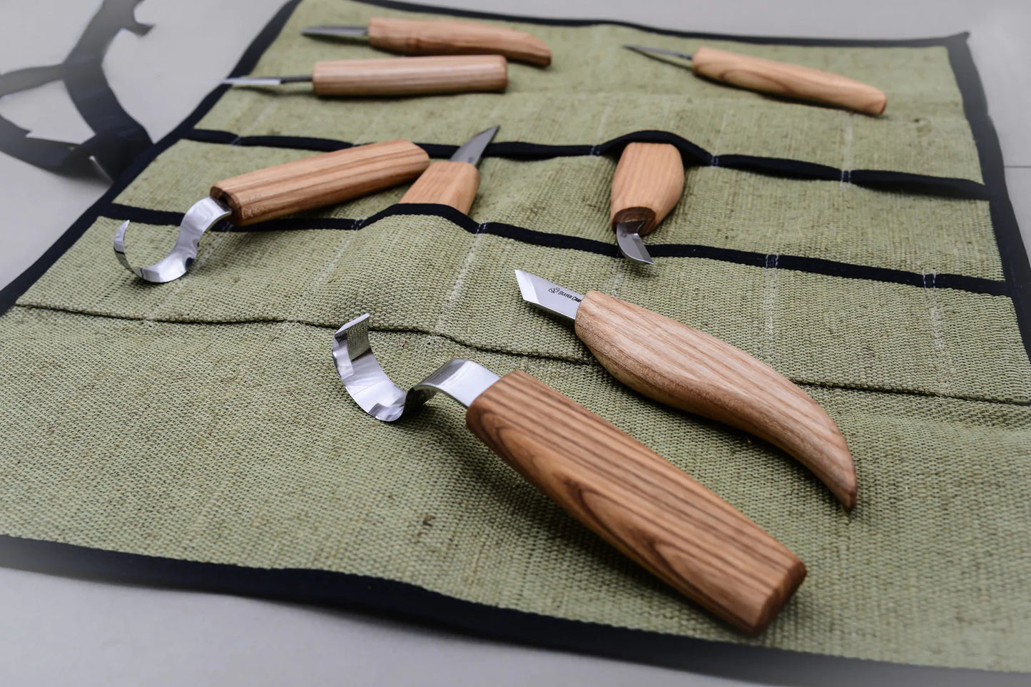BeaverCraft S08 Wood Carving Tool Set of 8 Knives