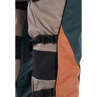 Clogger DefenderPRO Tough Water and Oil Resistant Chainsaw Chaps Unisex Size Medium