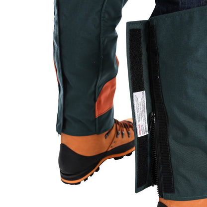Clogger DefenderPRO Tough Water and Oil Resistant Chainsaw Chaps Unisex Size Large Zipped Option