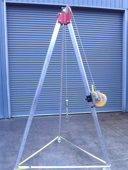 ISC Wire Rope Winch - With 20m Wire Assembly fitted with Double Action Steel Twister Karabiner